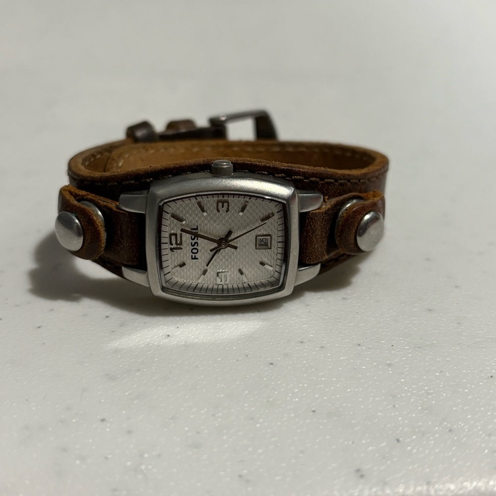 Fossil Quartz Analog Women’s Watch Silver Tone Genuine Leather New Battery - Picture 7 of 8